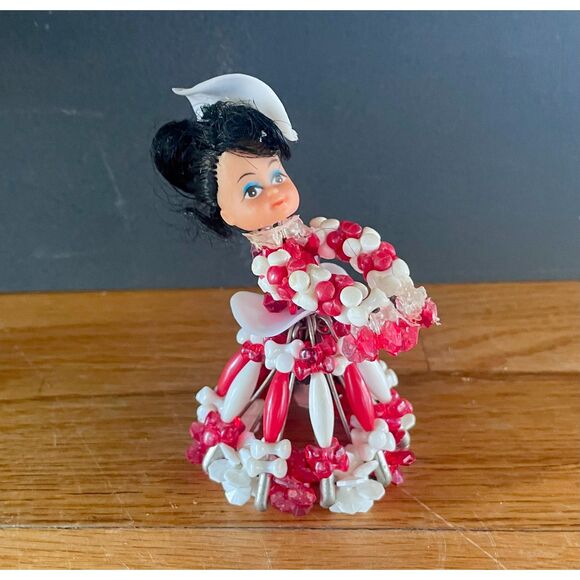 Vintage Safety Pin Doll Red White Beaded Handmade Figurine 4.5” Midcentury - Picture 3 of 7